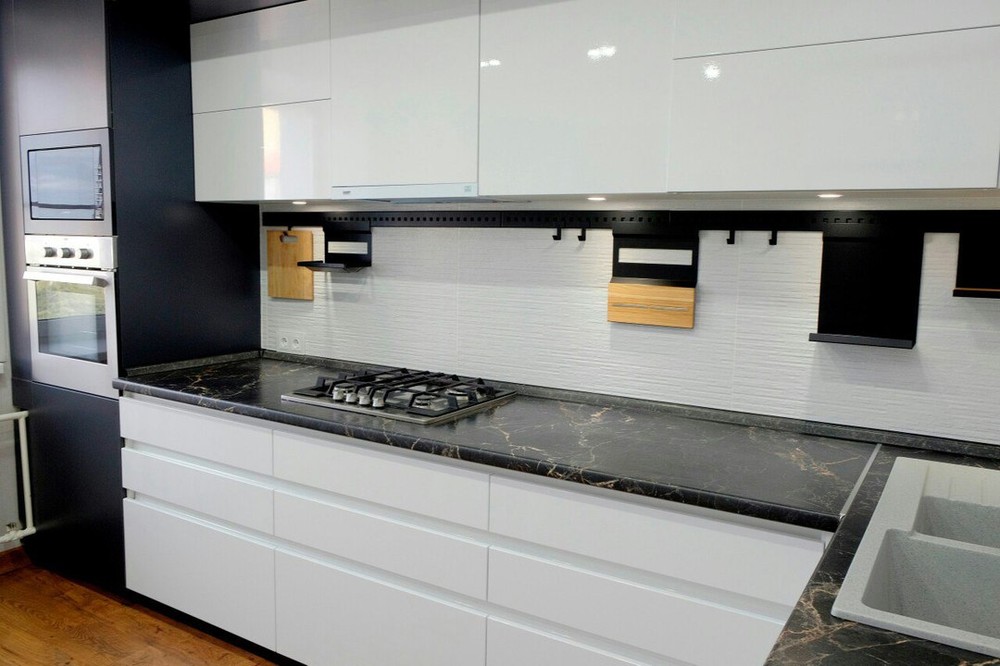 Белый кухонный гарнитур-Кухня МДФ в ПВХ «Модель 81»-фото3