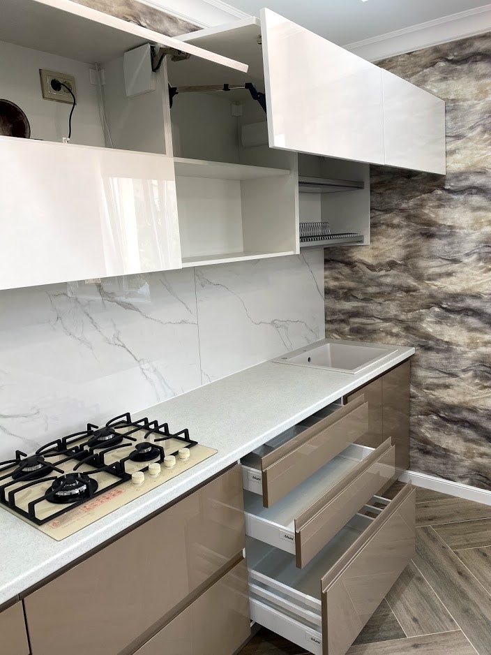 Белый кухонный гарнитур-Кухня МДФ в эмали «Модель 565»-фото5