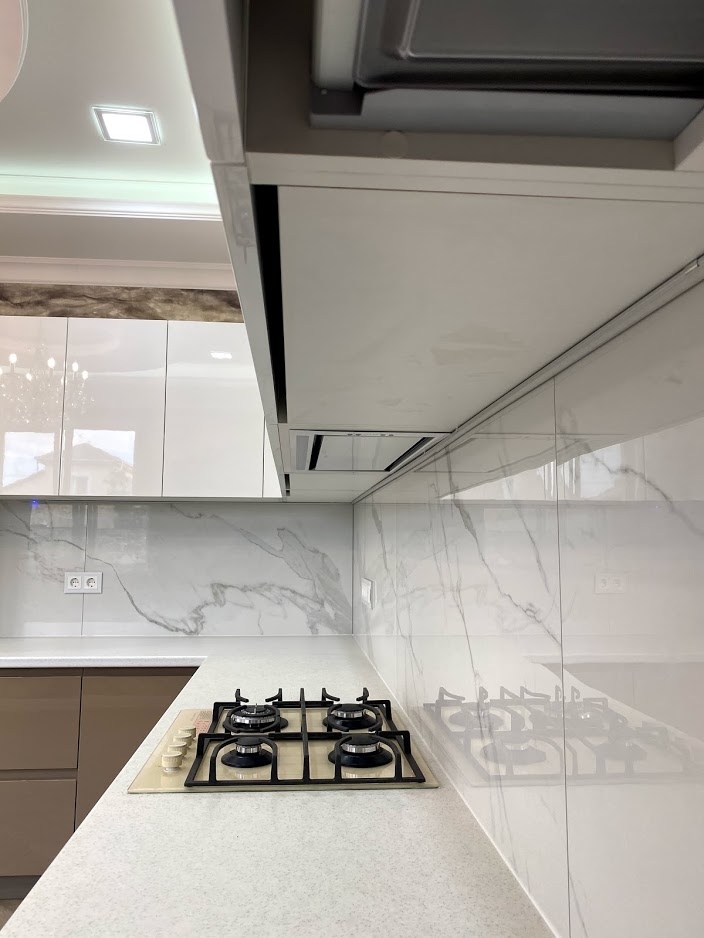 Белый кухонный гарнитур-Кухня МДФ в эмали «Модель 565»-фото4