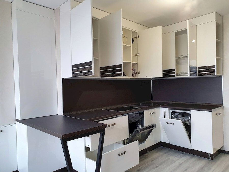 Белый кухонный гарнитур-Кухня из шпона «Модель 560»-фото4