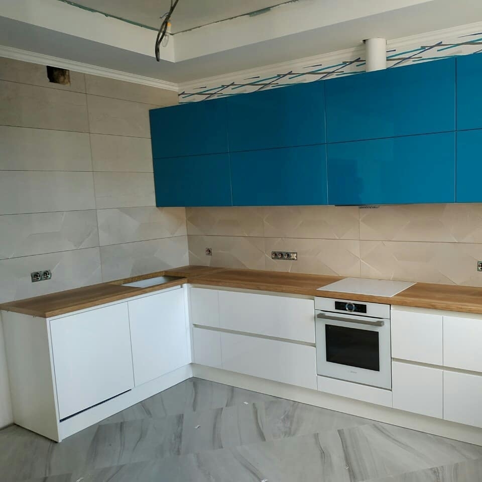 Белый кухонный гарнитур-Кухня МДФ в эмали «Модель 625»-фото1