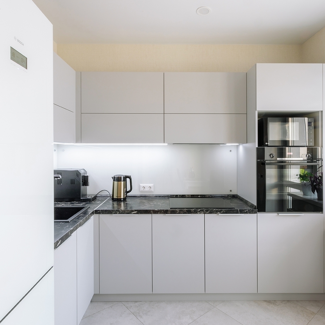 Белый кухонный гарнитур-Кухня из пластика «Модель 610»-фото1