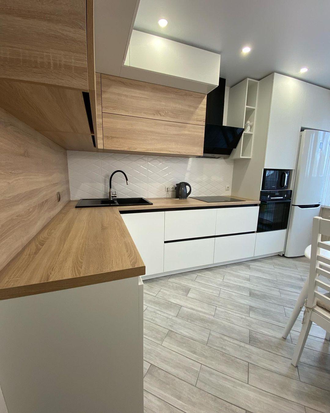 Белый кухонный гарнитур-Угловая кухня с отдельной вытяжкой «Модель 786»-фото1