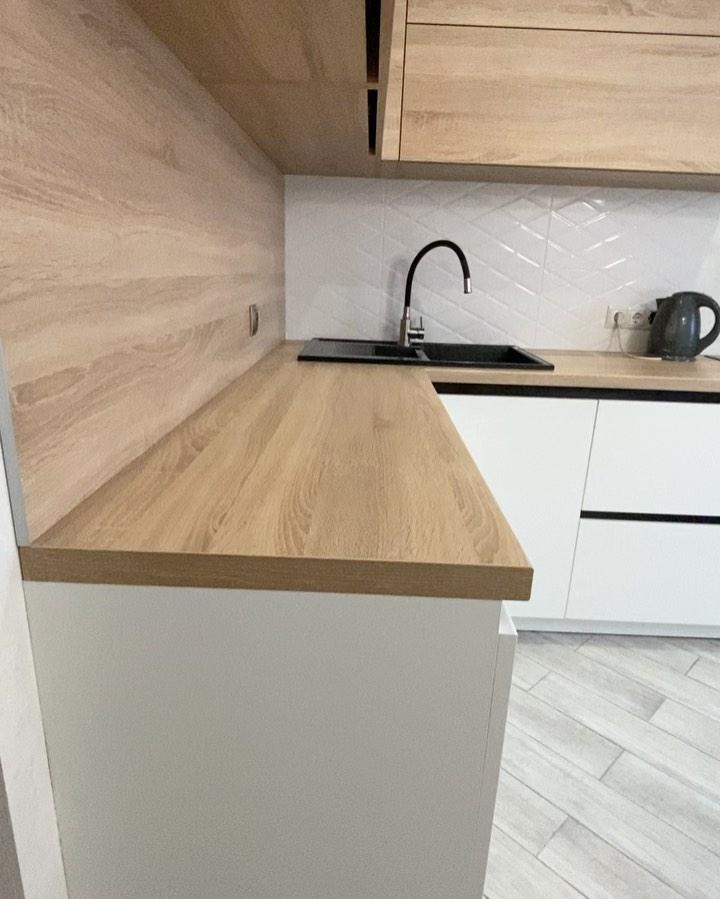 Белый кухонный гарнитур-Угловая кухня с отдельной вытяжкой «Модель 786»-фото3